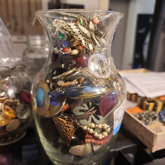 Lots and Lots of jewelry to sell - Picture 10 of 10